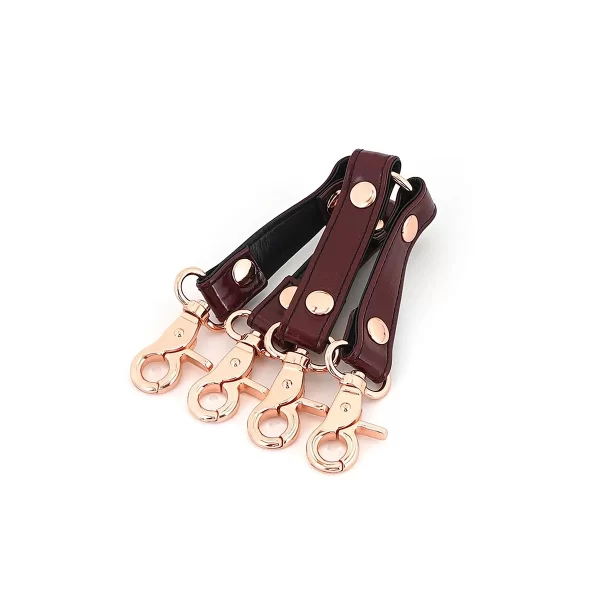 »BDSM Hogtie Connector Wine Red« Aus Leder Von »LiebeSeele« 5
